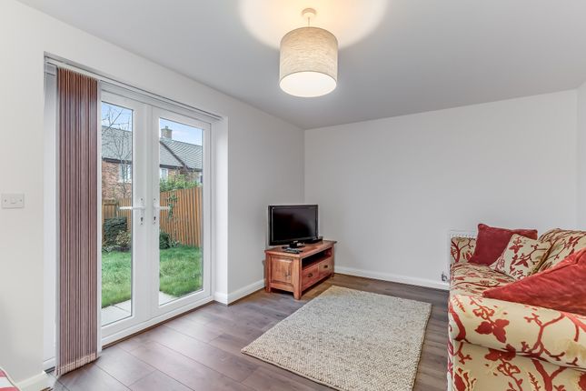 3 Tesla Lane, Leeds photo 4