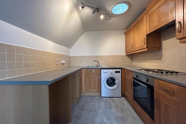 29, Castle Grove, Pontefract photo 3