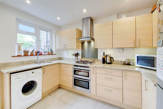 99, Tolworth Park Road, Surbiton photo 2