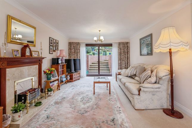 12, Abbots Way, Minehead photo 4
