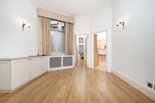 North Gate, Flat 62, Prince Albert Road, London photo 4