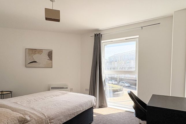 Flat 4, Conant House, 1 Pelling Street, LONDON photo 2