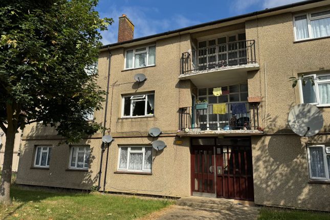 Thumbnail Flat for sale in Padnall Cort, Chadwell Heath, Essex