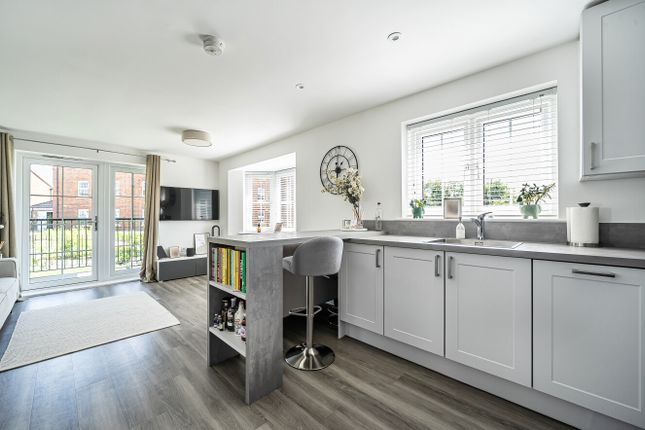 Flat 2, Clover House,, Barns Road, Wokingham photo 4