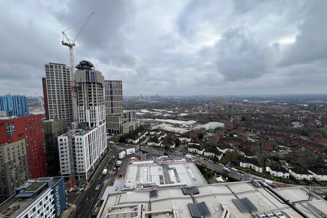 Flat 2105, 8, Portal Way, London photo 2