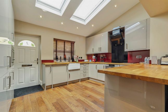 3, Laythorpe Terrace, Keighley photo 4