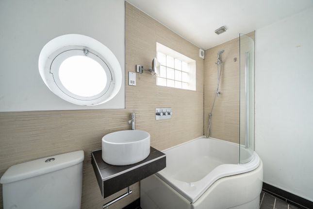 Flat 1, 208, Fernhead Road, London photo 4