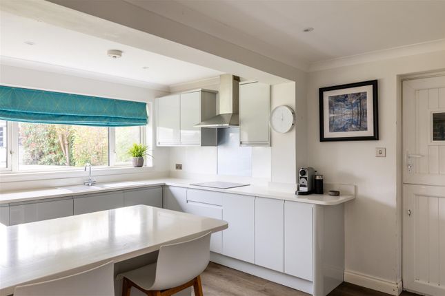 1, Montfort Rise, Redhill photo 4