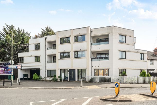 4 Chase Court, Epsom photo 2
