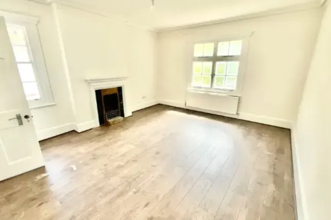 84 Cleveland Road, WEST EALING photo 4