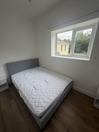 Room 2,  49 Delph Road, Spalding photo 3