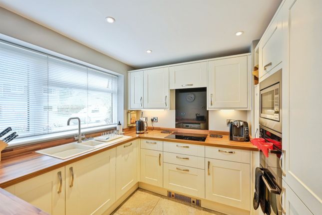 5, Darnford Close, Stafford photo 3