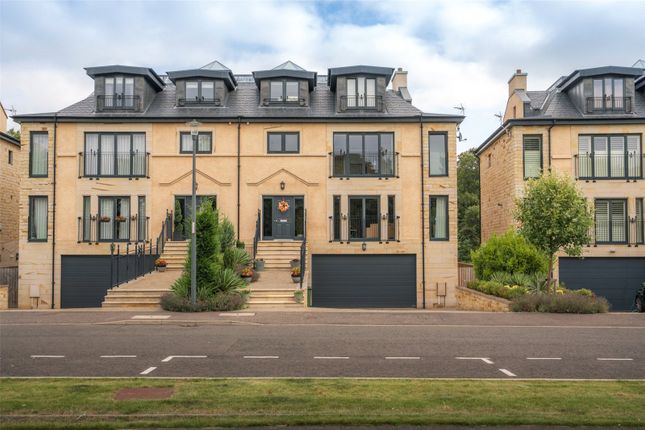 Pavilion Crescent 02
