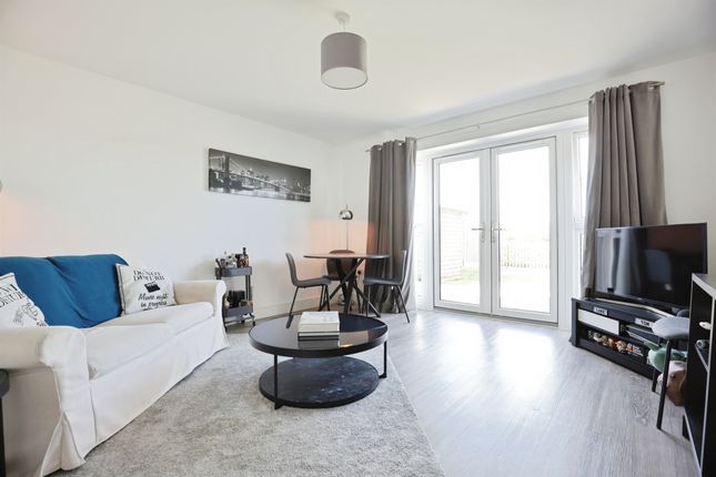 31, Anchitel Green, Leamington Spa photo 2