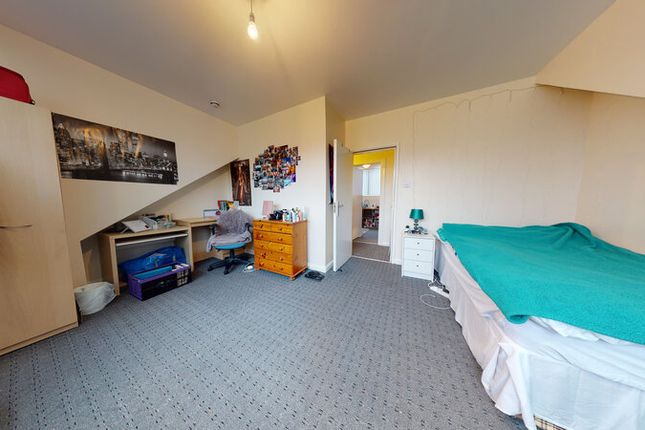 Ebor Place Hyde Park, Leeds photo 2