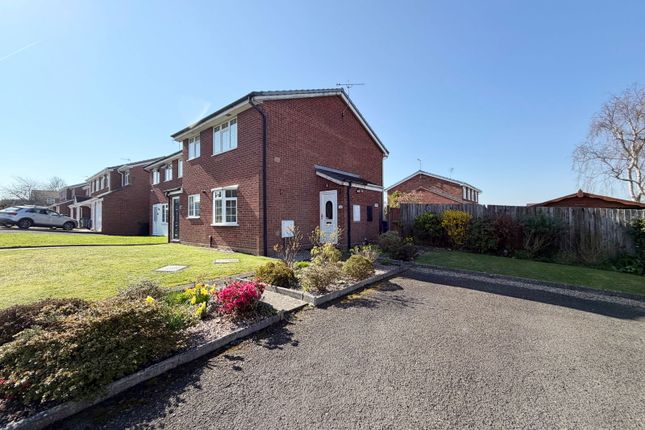 1-bed house on 33, Rosemoor Drive, Brierley Hill, £159,995