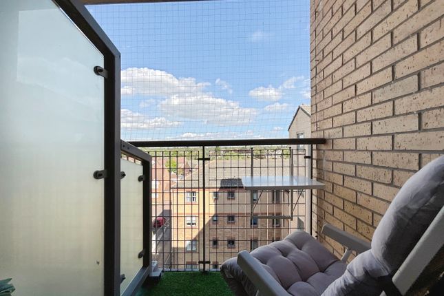 194, Kentmere Drive, Lakeside, Doncaster photo 2