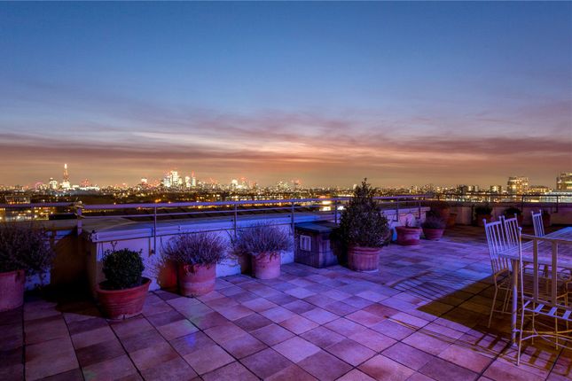 Flat for sale in Pierpoint Building, 16 Westferry Road