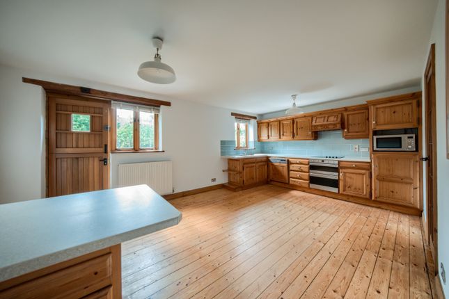 Woodcotes, 5 Goldicotes Court, Stratford-upon-Avon photo 4