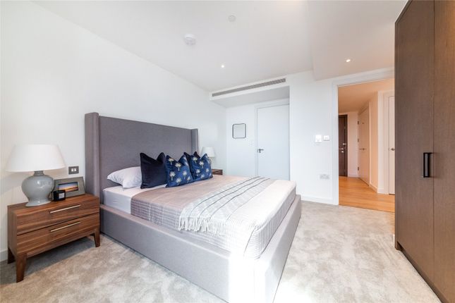 Flat for sale in Landmark Pinnacle, 10 Marsh Wall, London