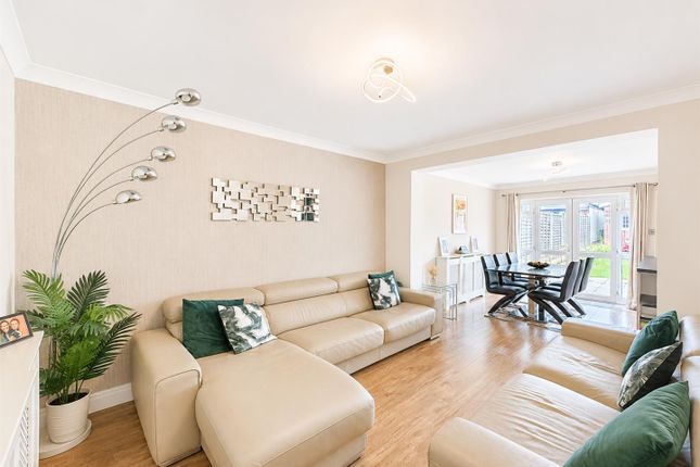56, West Way, Heston photo 2