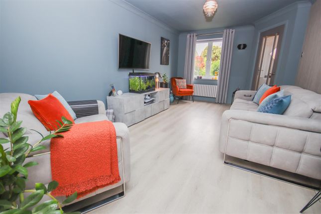 10, Lilac Grove, Rushden photo 4