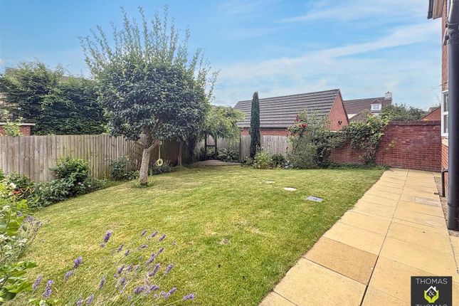 28, Dancers Hill, Gloucester photo 2
