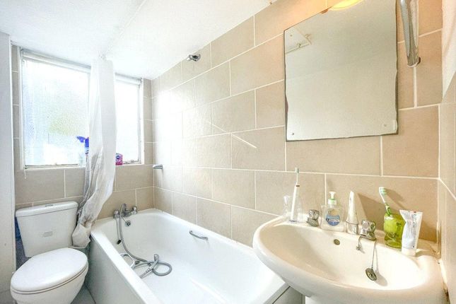 Flat 46, London photo 4