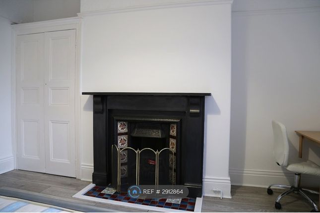 Bedsit, Llanthewy Road, Newport photo 3