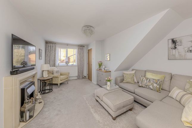 4 Daltry Way, Crewe photo 3