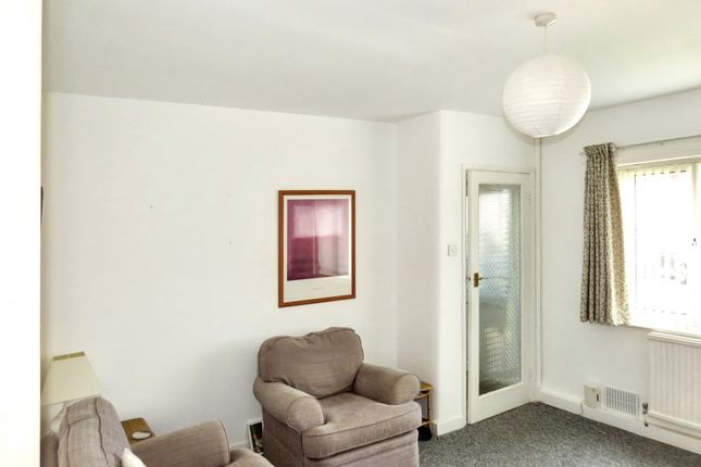 4 Kings Drive, Helsby, Frodsham photo 2
