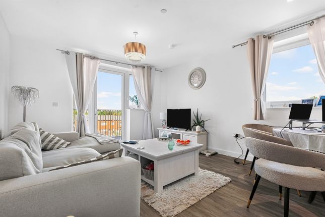 Flat 5, Esker House, High View, Hatfield photo 3