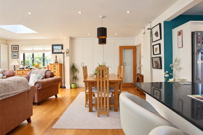 14, Firmount Close, Lymington photo 4