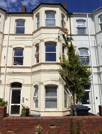 Flat to rent in St. Andrews Road, Exmouth