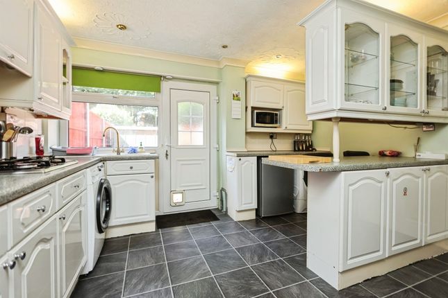34, Bushbury Croft, Birmingham photo 3