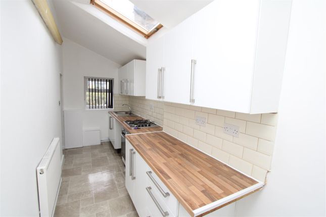 37, Rossefield Road, Bradford photo 4