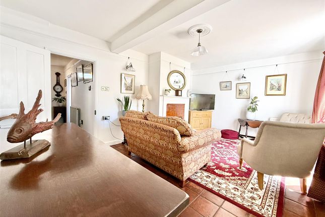 37, Roydon Road, Diss photo 2