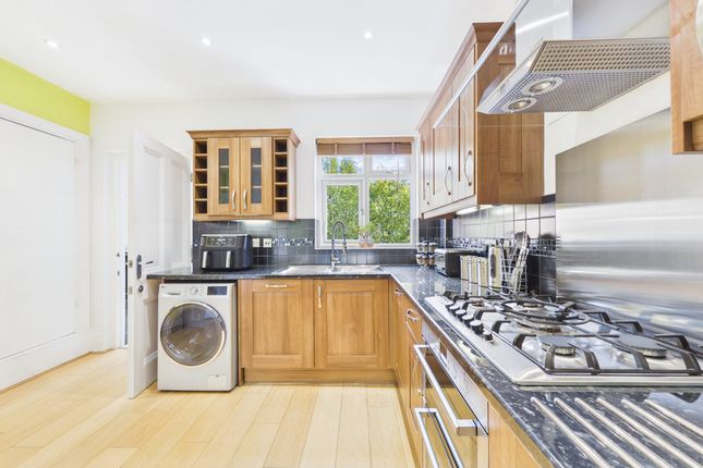 18, Strickland Row, London photo 2