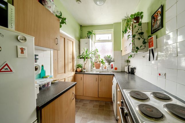 4, Eyres Terrace, West Yorkshire photo 4