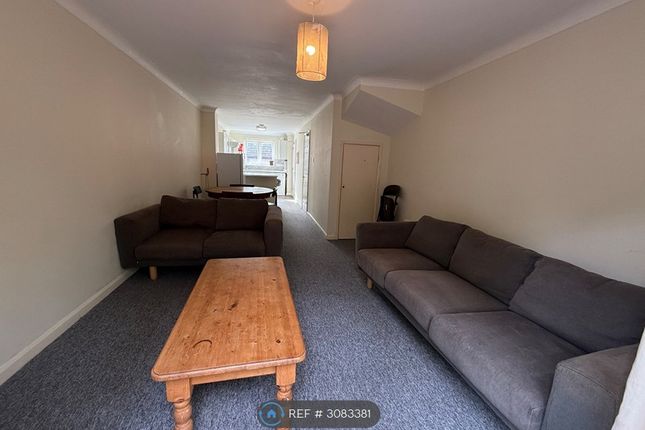 Berkeley Close, Southampton photo 2