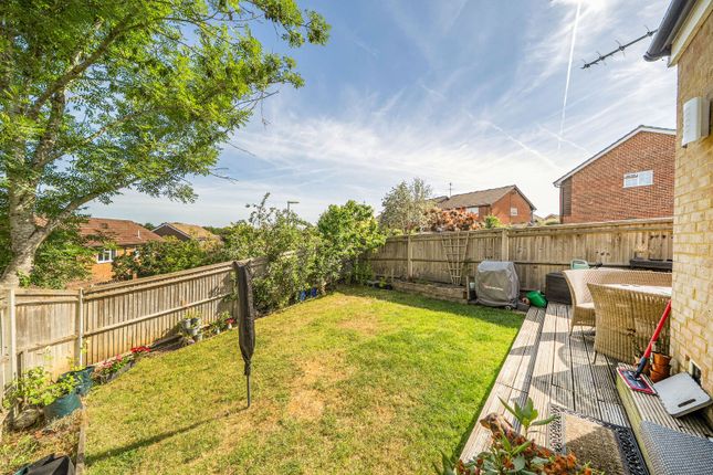 Ashbury Crescent, Guildford photo 4