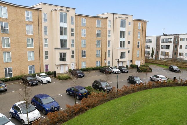 33, Fairlands Court, Hunting Place, Hounslow photo 4