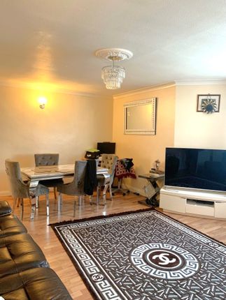 Flat for sale in Wembley Park, Middlesex