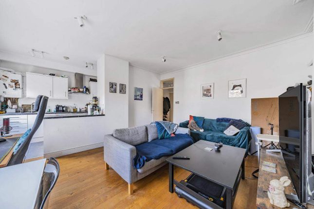 Flat for sale in Godolphin Road, London