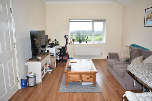 Flat to rent in Hillside Court, Winterbourne H, Winterbourne, Bristol, Gloucestershire