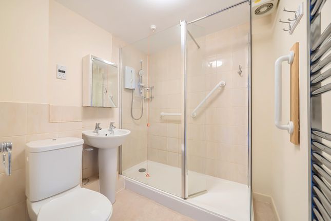 Flat 27, Chantry Court, New Park Street, Devizes photo 4