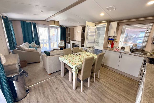 21, Fairway Holiday park, Sandown photo 3