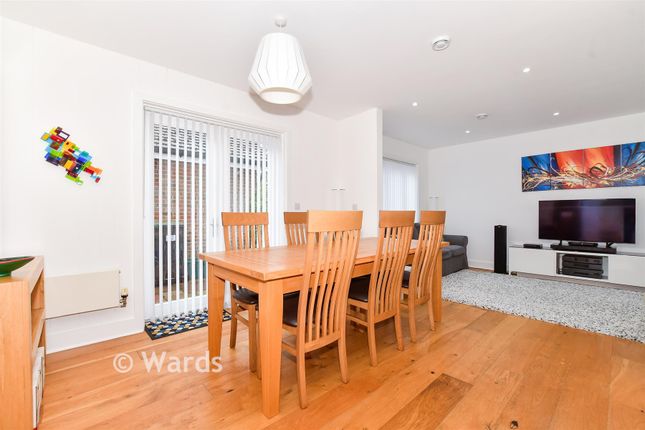 12, Carlton Close, West Malling photo 4