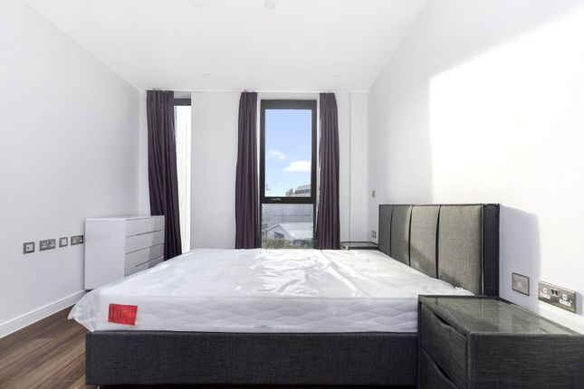 Flat for sale in Hornbeam House, 22 Quebec Way, London