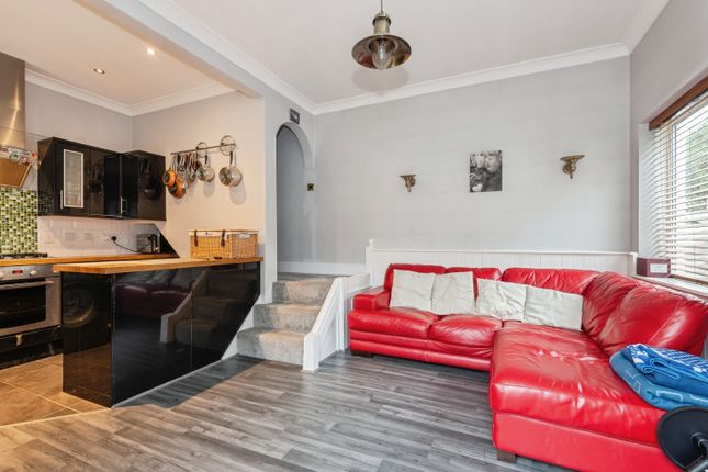 flat 3, 33 Camden Road, Sutton photo 3